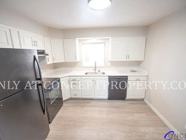 Grand on 800 North — Photo 45