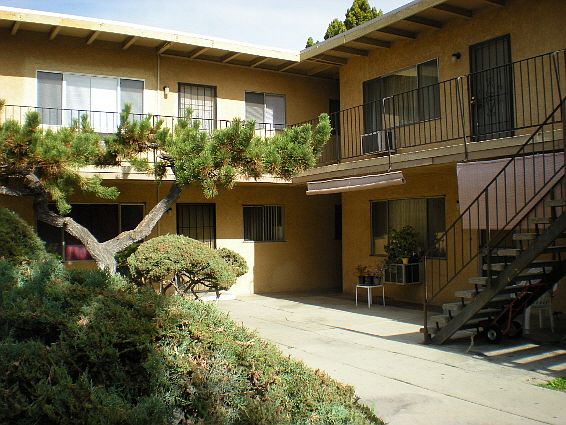 2nd image of 1676 E Kingsley Ave APT 1