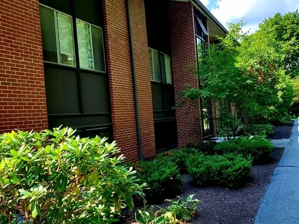 5 Longwood Dr #205, Andover, MA 01810