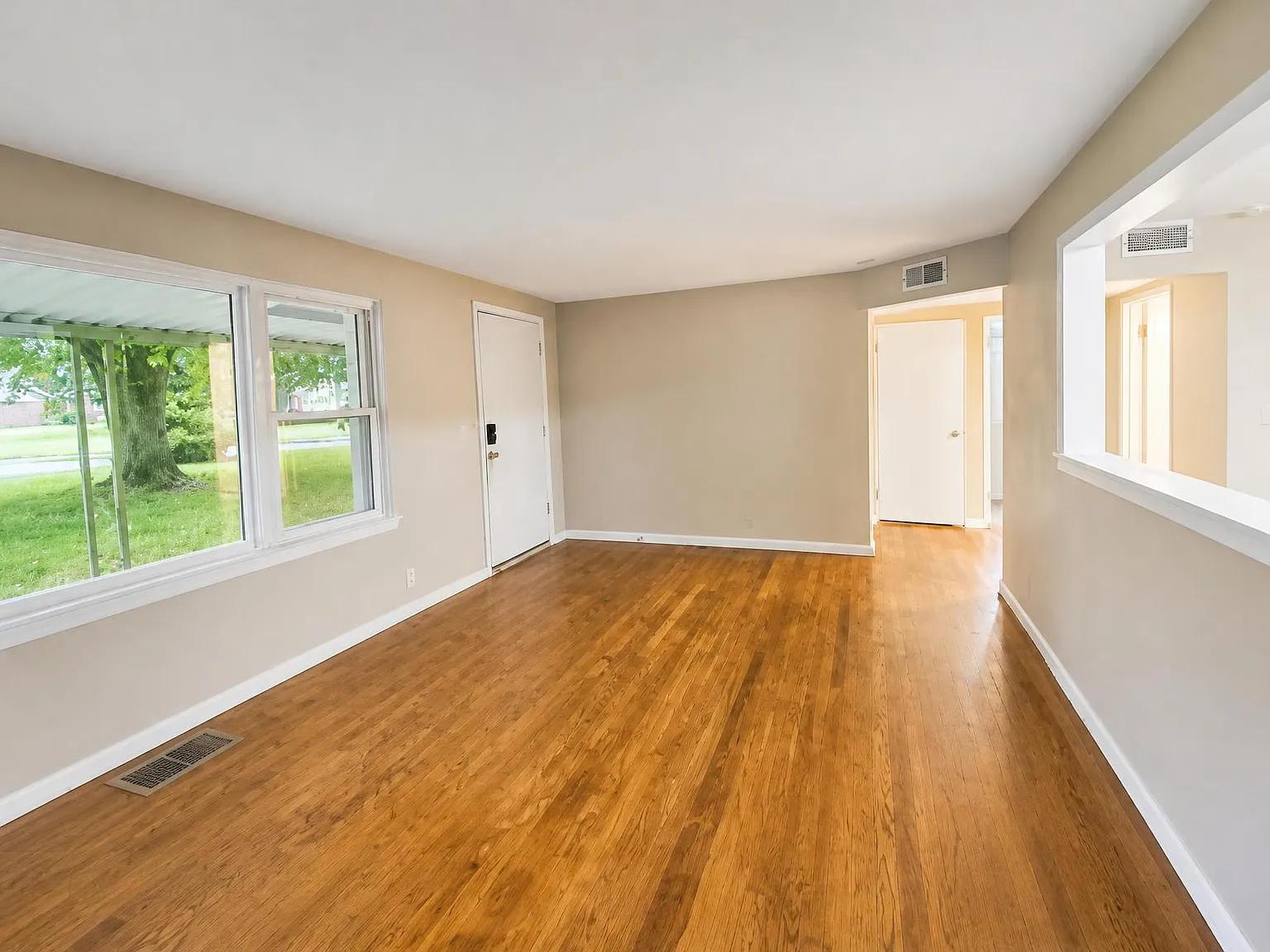 3 bed, 2.0 bath, 1260 sqft, $1,395 — Photo 4