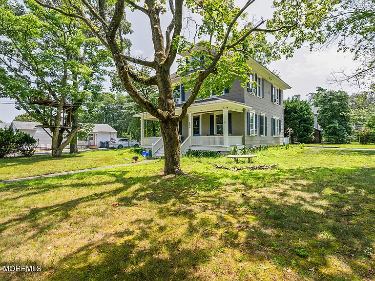 496 W Park Ave — Photo 33