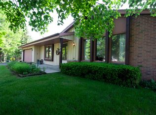 108 Lovell Ct, Mukwonago, WI 53149
