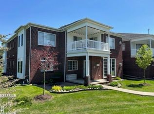 6853 Boulder Pointe Dr #39, Washington, MI 48094