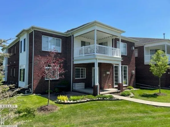 6853 Boulder Pointe Dr #39, Washington, MI 48094