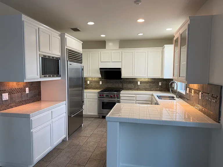 2025 Bright Willow Cir — Photo 4