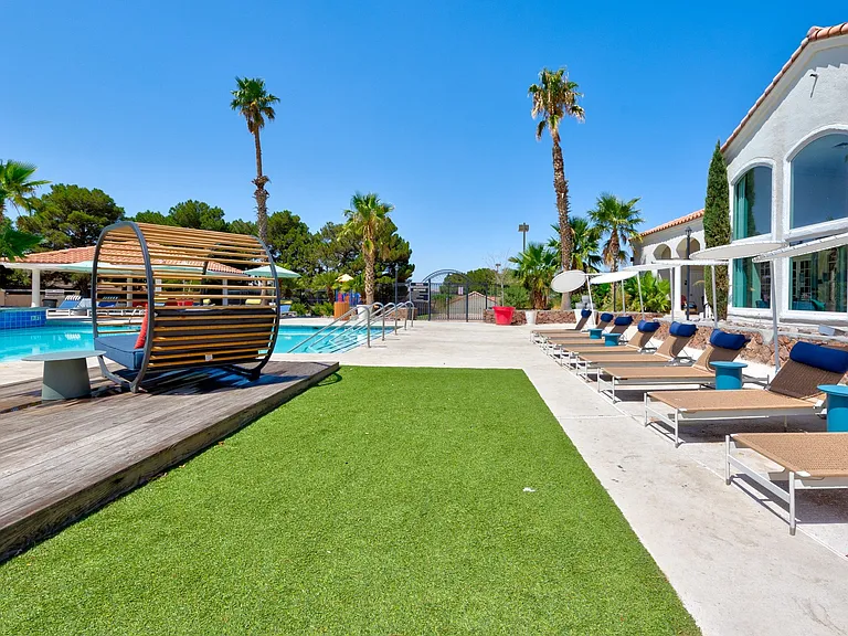 Resort Style Swimming Pool