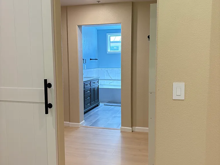 414 Galleria Dr #4 — Photo 31