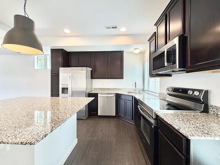 4881 Halifax Ct — Photo 5