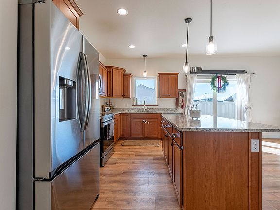 5th image of 180 Meadow View Loop