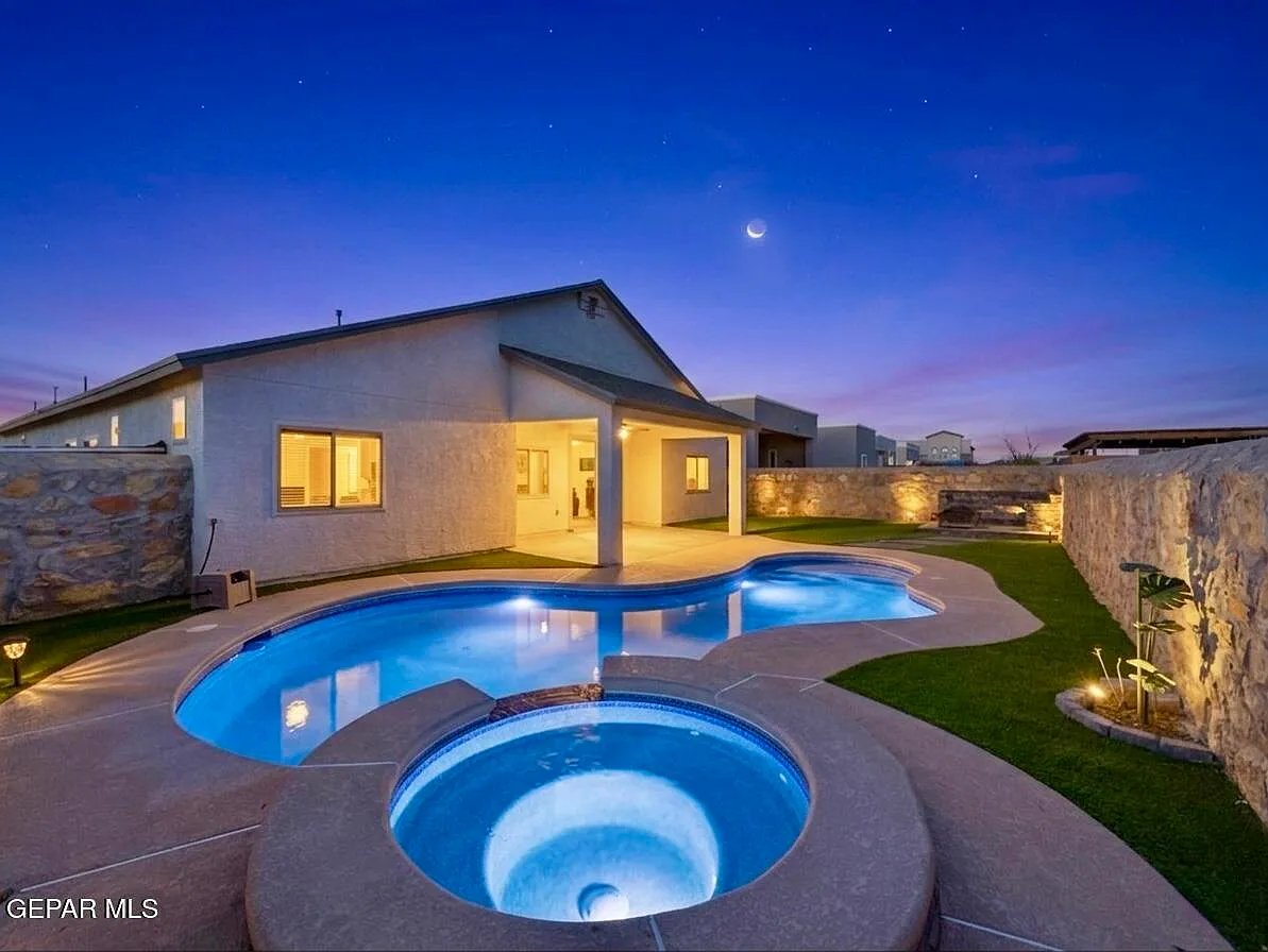 14616 Tierra Burgos - 1 — Photo 4