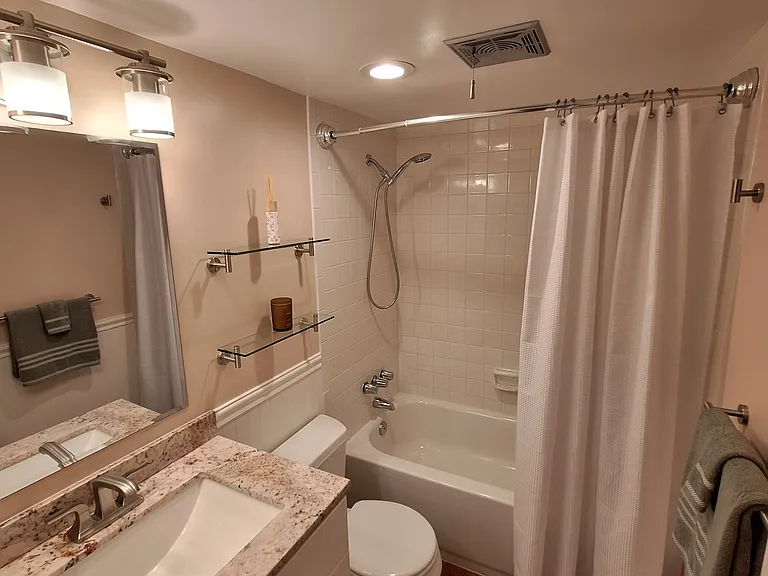 210 N Bayshore Blvd #102 — Photo 11