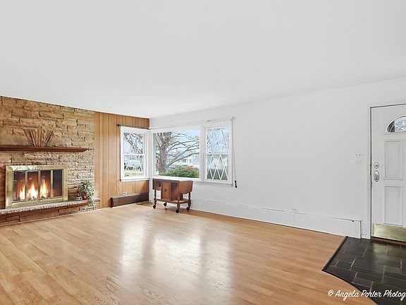 4th image of 515 Country Club Dr