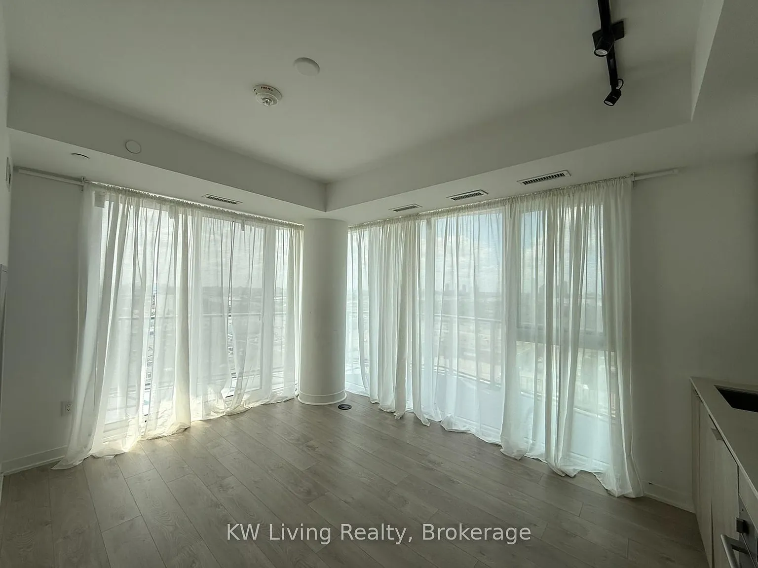 2 bed, $2,500 — Photo 3