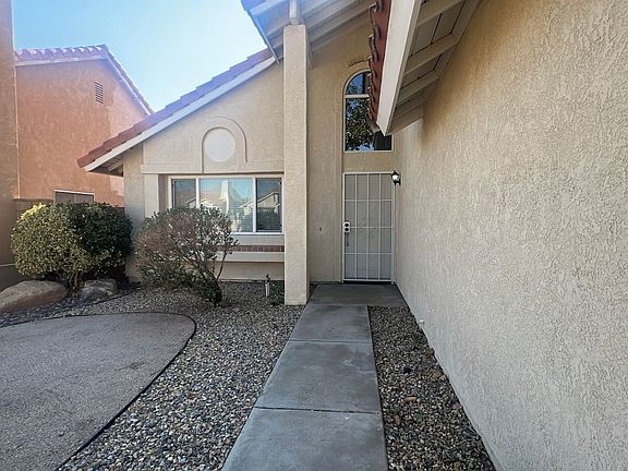 2nd image of 37638 Barrinson St