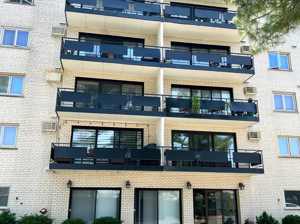 8025 Oconnor Dr APT 6A, River Grove, IL 60171