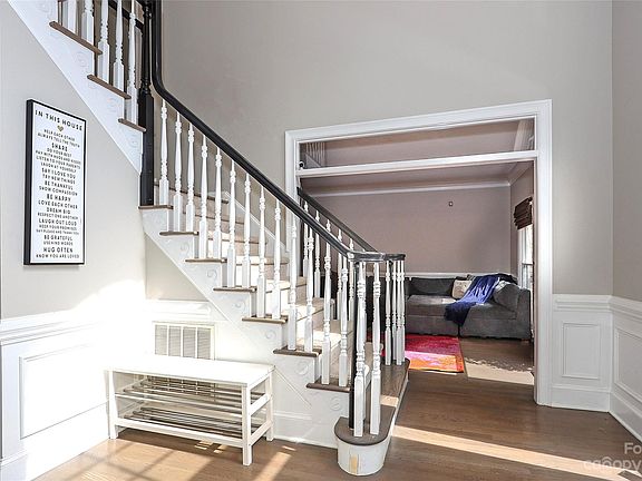 2nd image of 8911 Shorehaven Ct