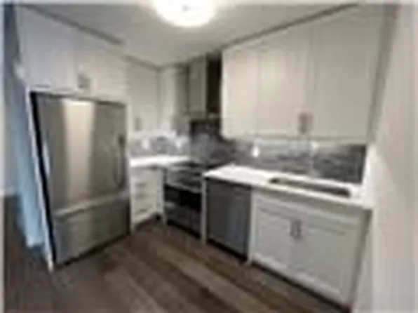 500 Brock Ave, Burlington, ON