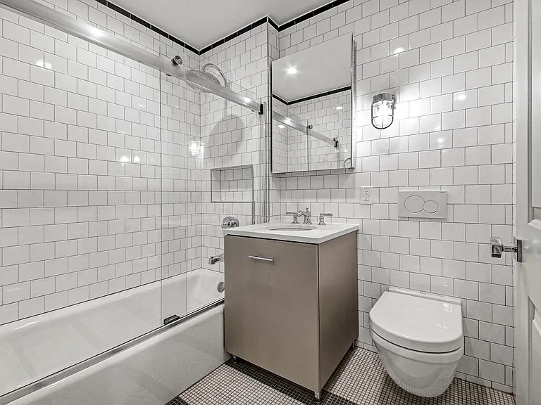 23 Avenue B #601 — Photo 8