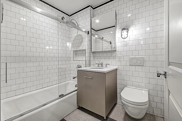 Rented by Bond New York | media 29