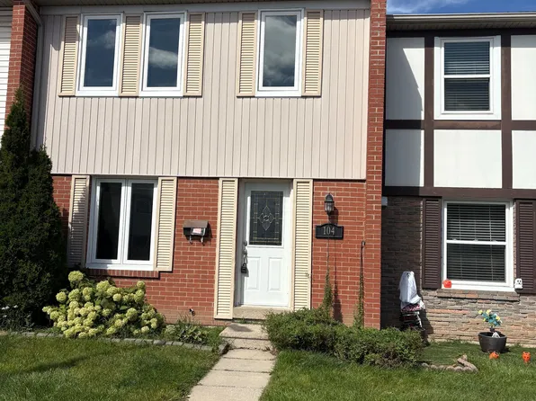 900 S Central Park Dr #104, Brampton, ON L6S 3J6