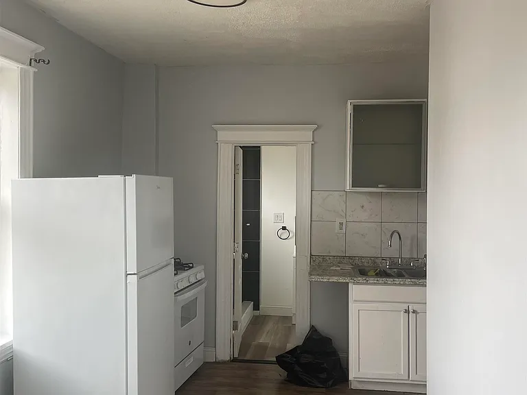 78 W 25th St #2 — Photo 3