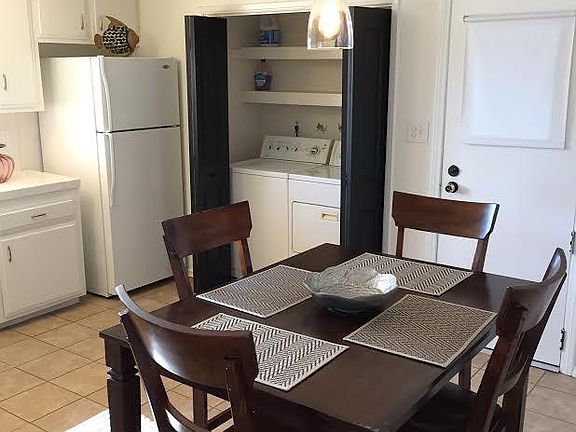 2nd image of 528 Sycamore Pl #A
