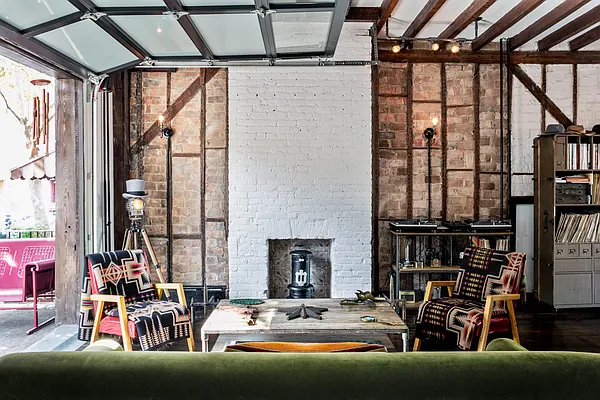 Rented by Compass | media 2