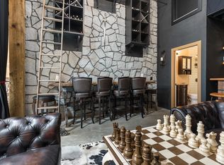 201 McCallum Rd, Abbotsford, BC V2S8A1