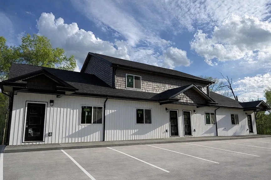 119 Carlton Dr #2