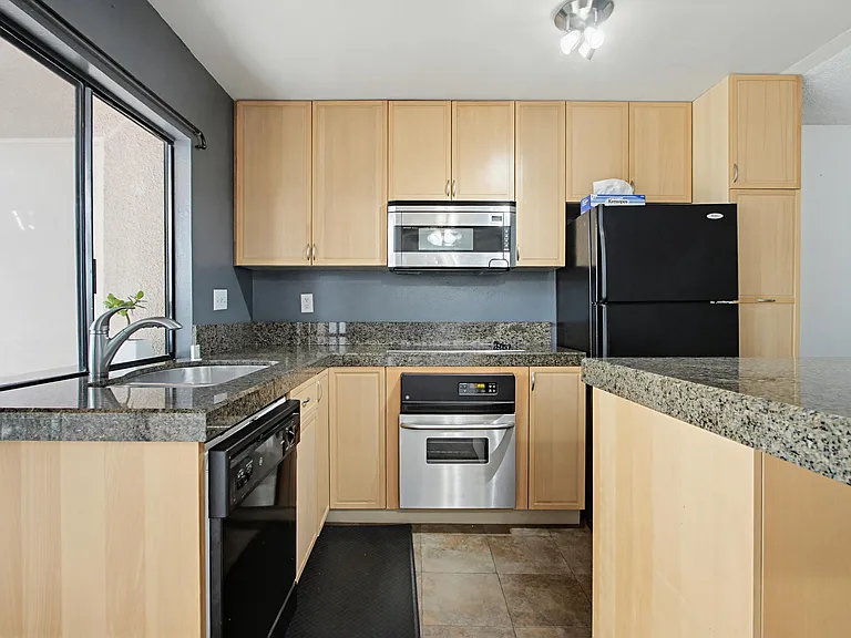 7858 Cowles Mountain Ct #D27 — Photo 8