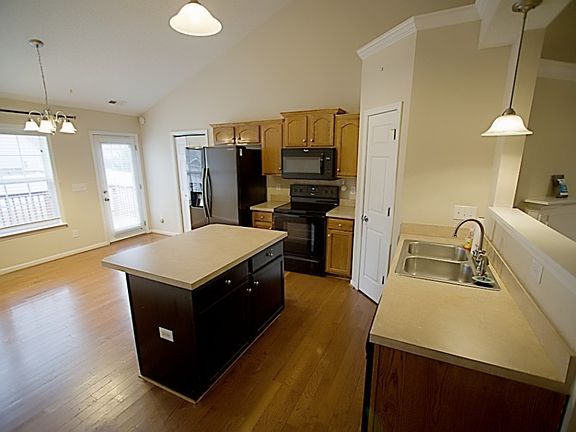 5th image of 5034 Drake Pond Ln