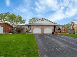28 Ridgeway Cres, Kitchener, ON N2E3M3