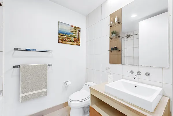 Sold by Modern Spaces | media 5