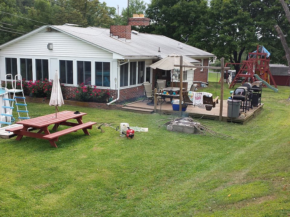 2nd image of 4596 Carpers Pike