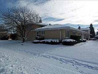 17245 William St photo 1