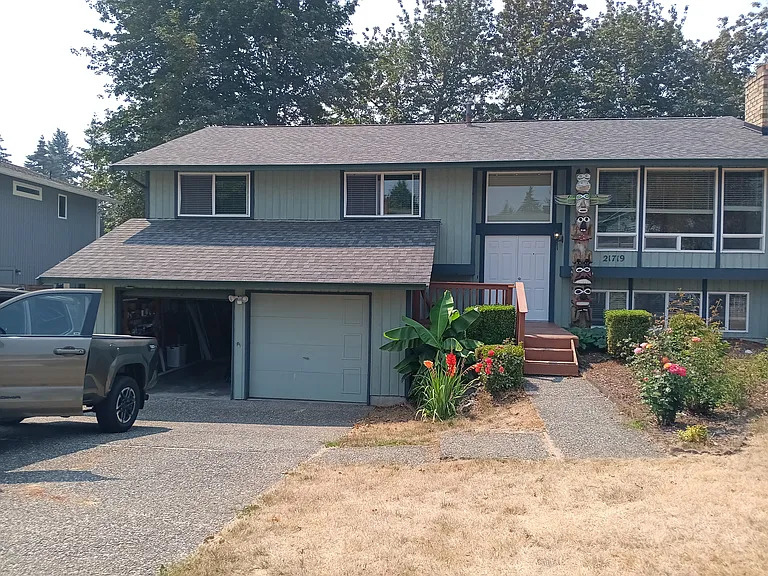 New carpet, blinds and inside paint throughout house. (carpeting to be done by mid-Aug)