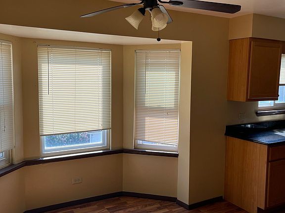 2nd image of 437 Prairie Ave #3N