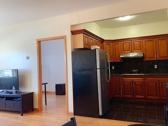 3rd image of 7177 159th St