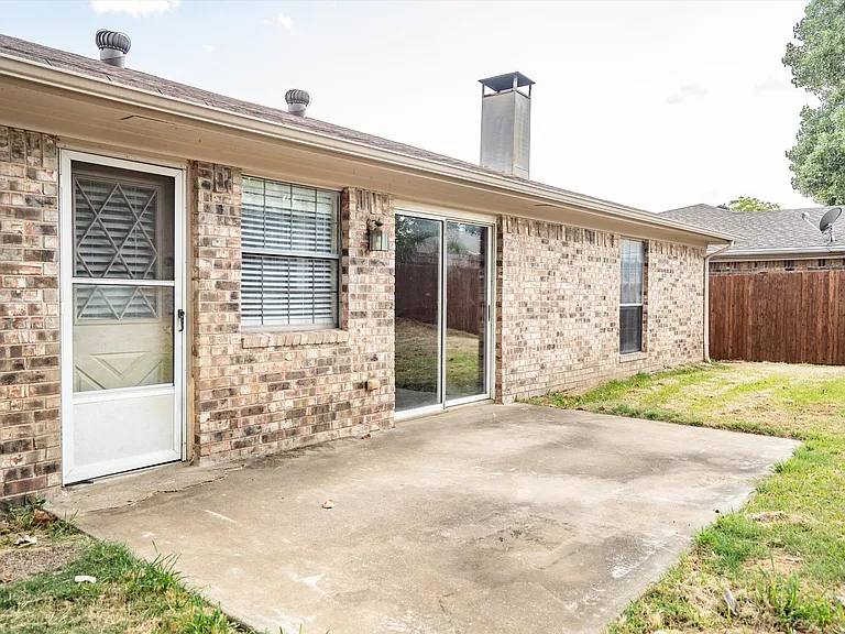 2717 Oakdale Rd — Photo 24