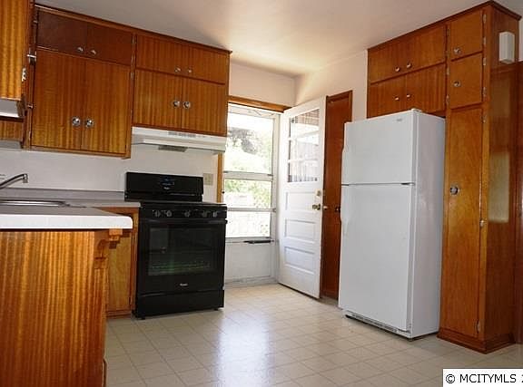 4th image of 544 21st St SE