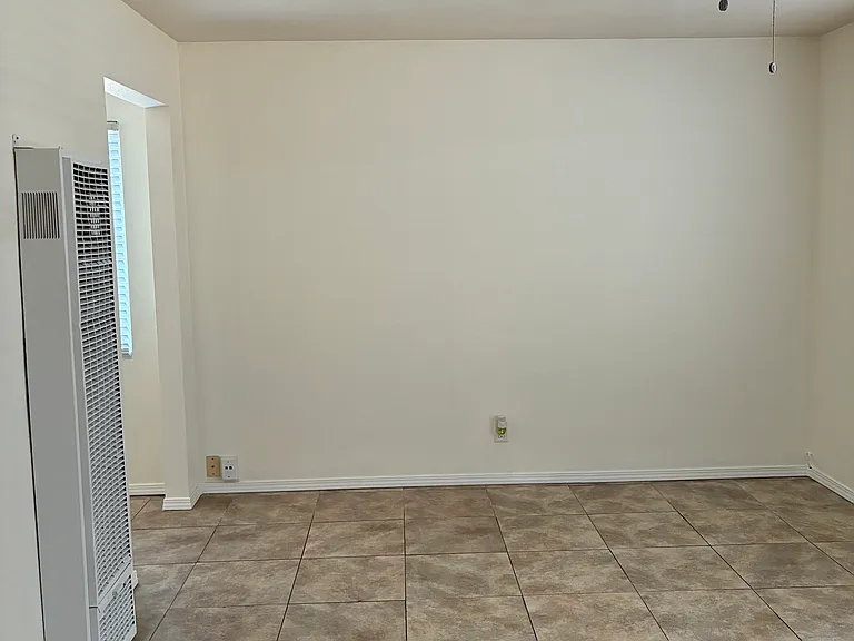 1945 Darrah St #4 — Photo 12
