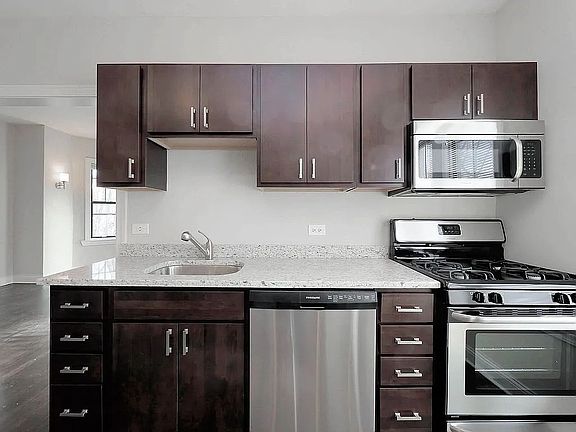 4th image of 3700 N Bosworth Ave #2