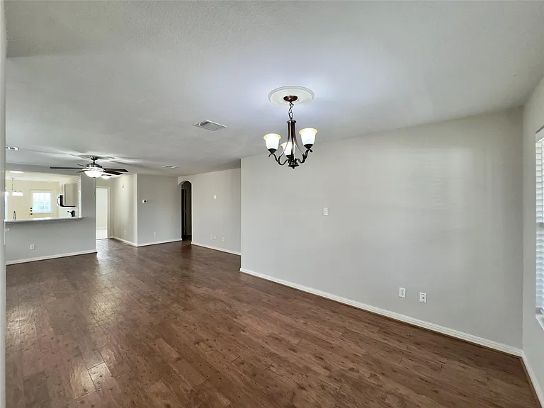 204 Woodley Rd — Photo 17