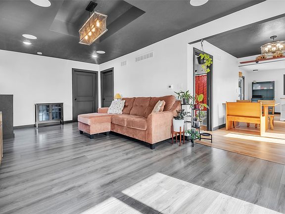 5th image of 213 N 15th Ave W