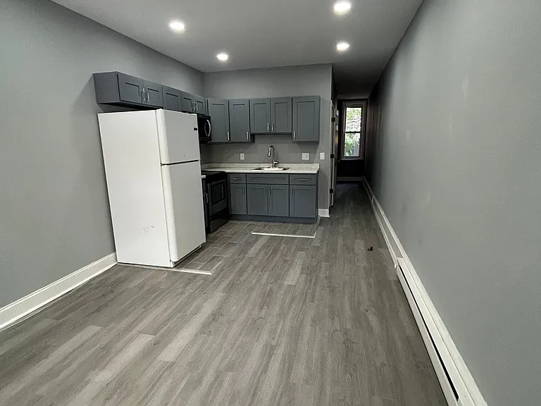 4542 N 19th St #1 — Photo 2