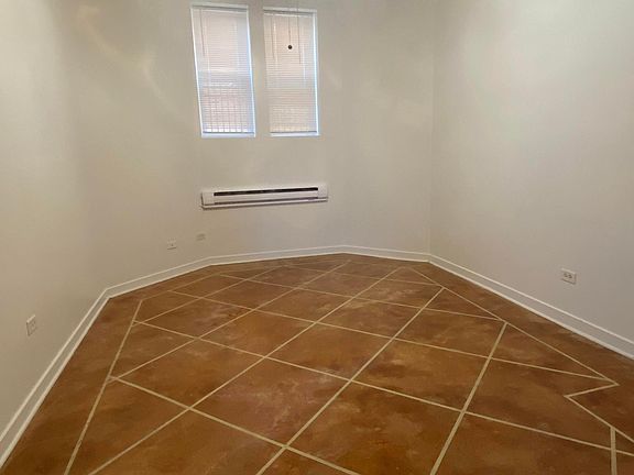 3rd image of 3077 N Davlin Ct #Gw