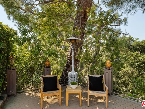 11411 Dona Lola Dr, Studio City, CA 91604