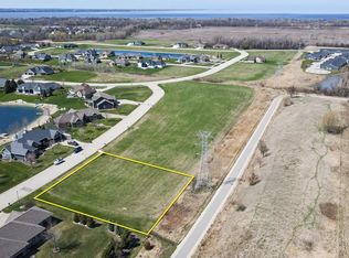 1194 Spring Lake Dr #27, Fond Du Lac, WI 54935