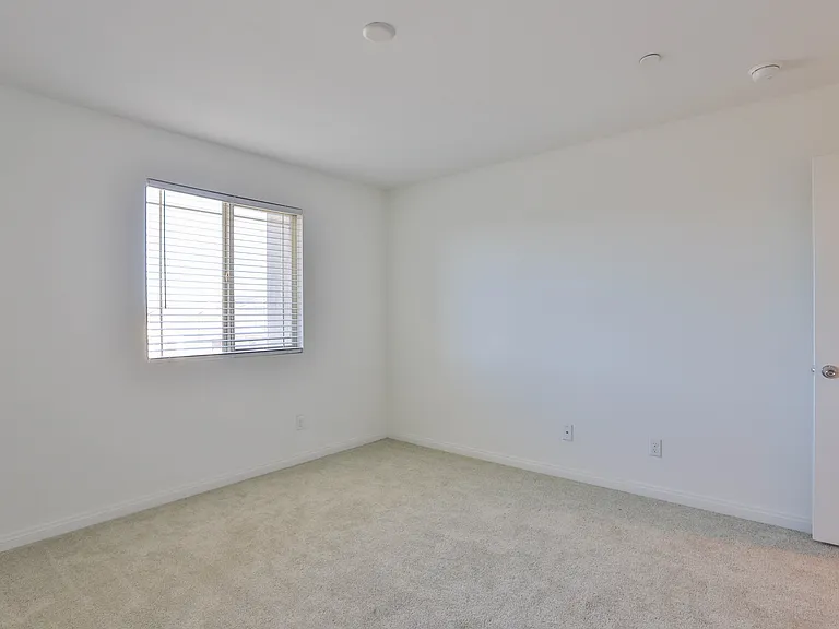 4551 Highland Ave — Photo 31
