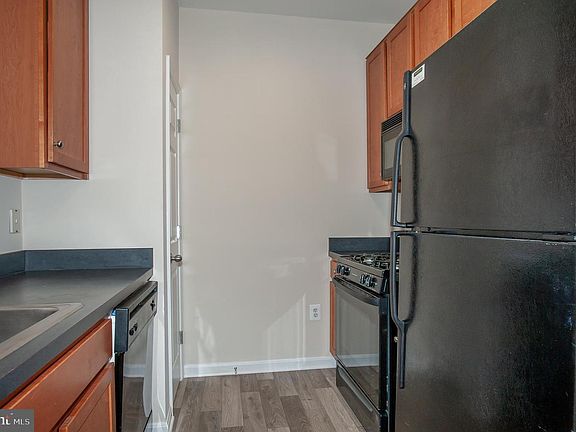 4th image of 4850 Eisenhower Ave Unit 418